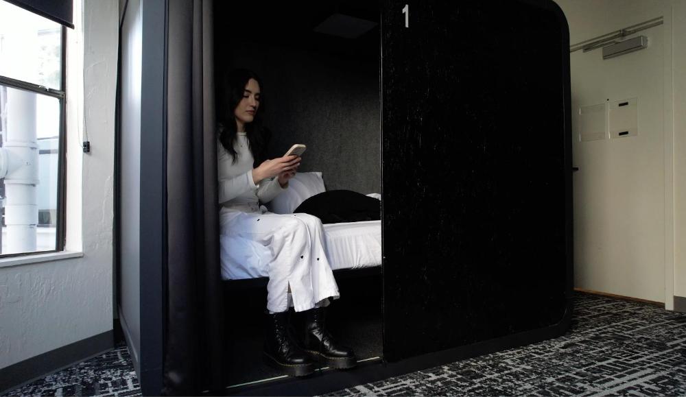 Single Bed in Mixed Dormitory Room interior